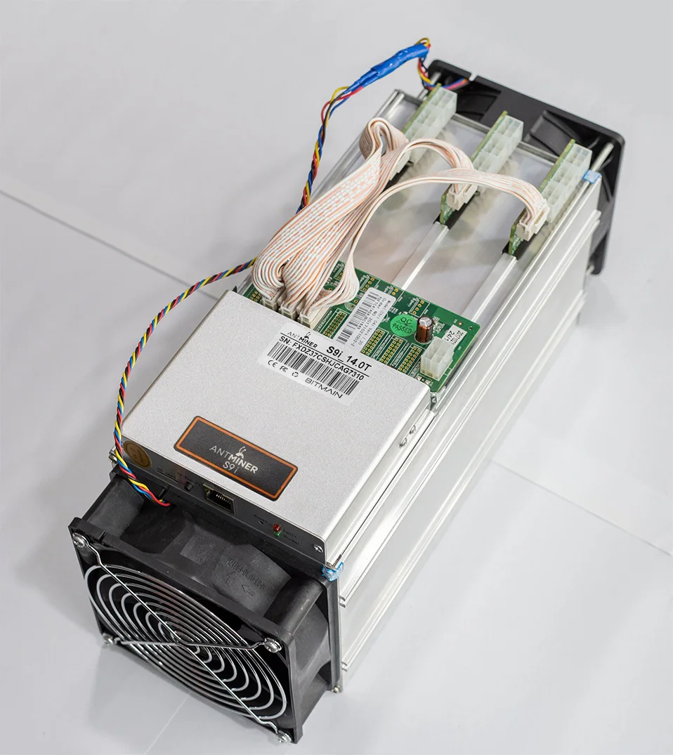 Б/у ASIC BTC BCH Antminer S9i 90% новый Майнер Биткоин 14-ой алгоритм майнинга SHA-256 14Th/для расходования энергии 1320 Вт S9k T9 + Б/у ASIC BTC BCH Antminer S9i 90% новый Майнер Биткоин 14-ой алгоритм майнинга SHA-256 14Th/для расходования энергии 1320 Вт S9k T9 +