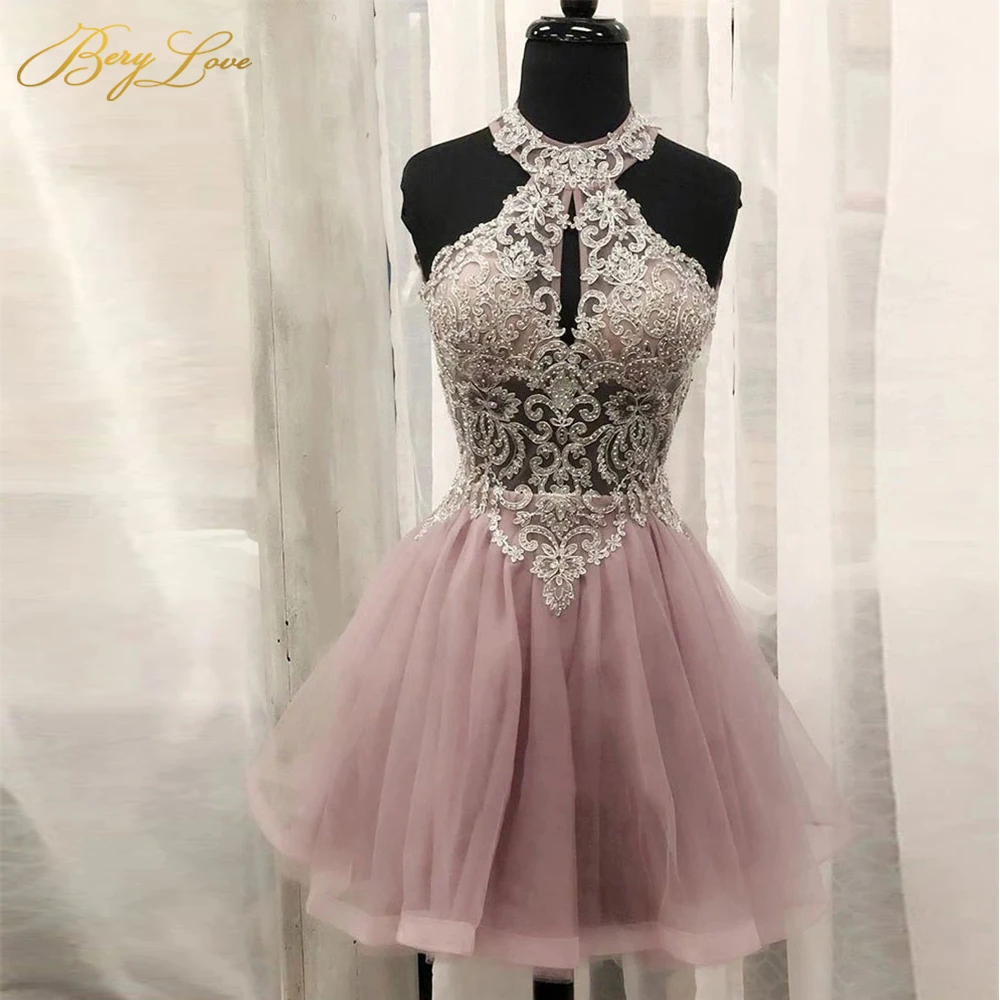 Berylove Roze Korte Homecoming Jurken 2020 Halter Kralen Lijfje Illusion A Line Vestido Curto Kralen Tulle Cocktail Gown Berylove Roze Korte Homecoming Jurken 2020 Halter Kralen Lijfje Illusion A Line Vestido Curto Kralen Tulle Cocktail Gown