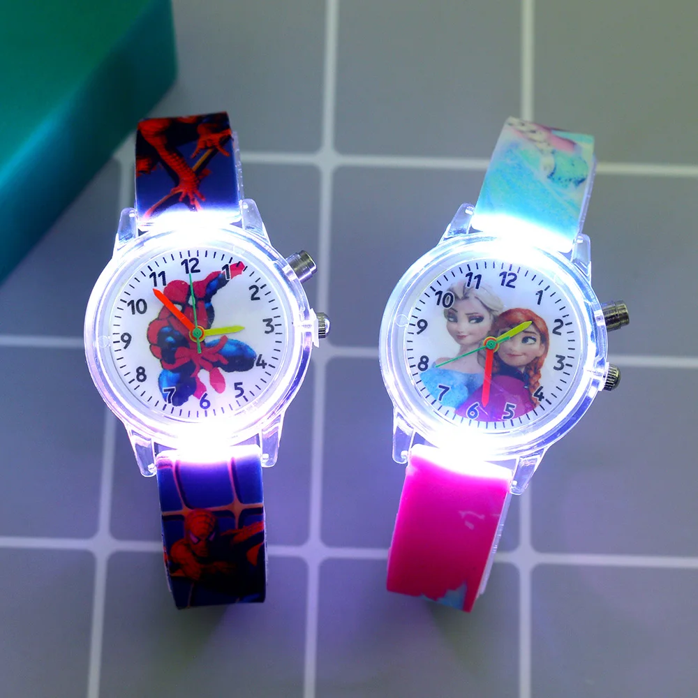Montres Enfants Lumineuses Spider-Man et La Reine des Neiges