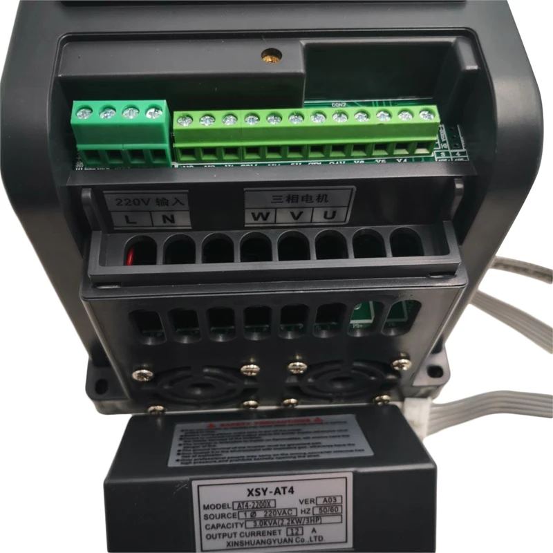 Инвертор AT4 2.2KW 1 P-220 V in и output Real 3 P-380 V Out бытовой электрический вход и трехфазный 380V Выход VFD