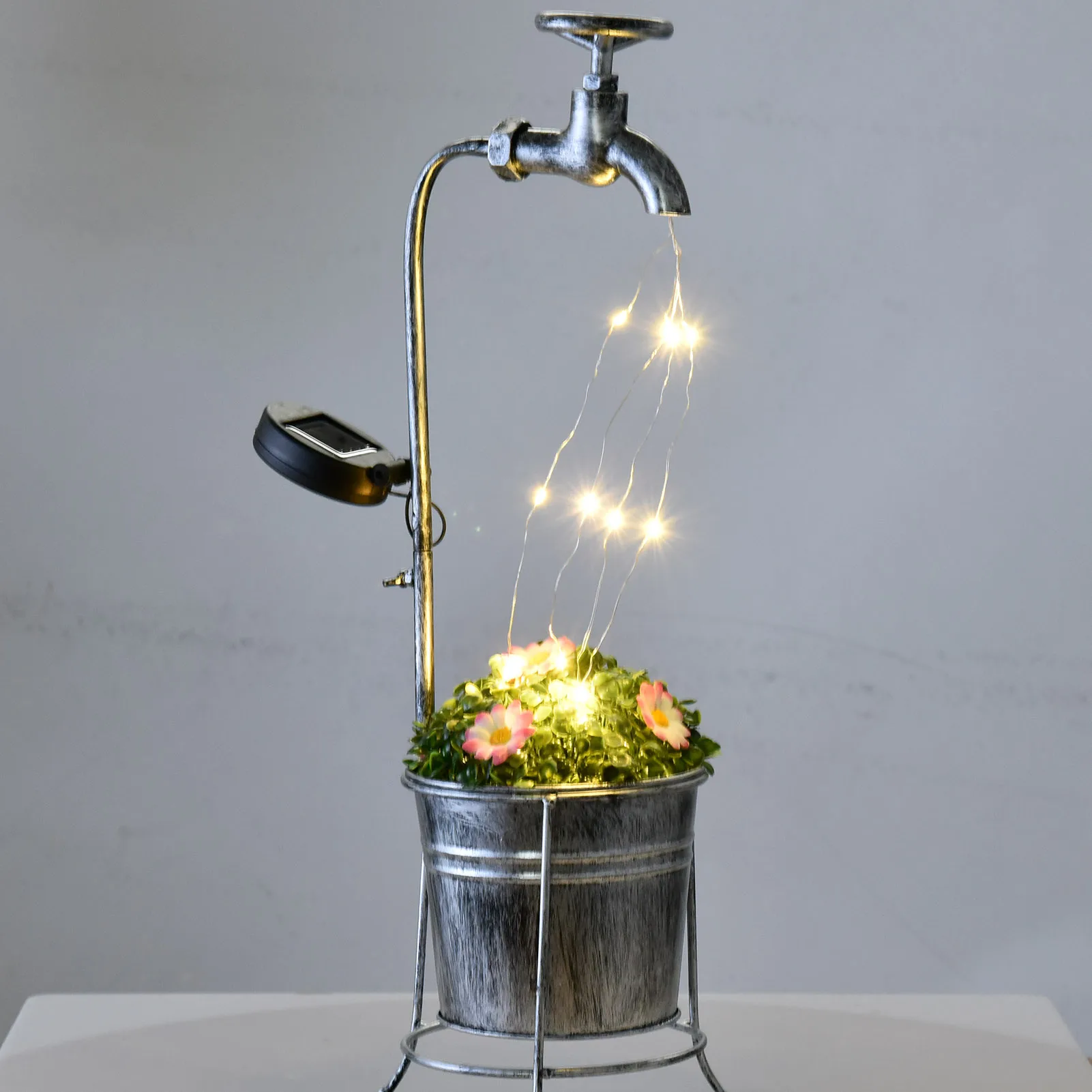 Garden Art Waterfall Light