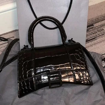 

Red Black Package 2020 New Ladies Bags Leisure Shoulder Shoulder Bag Black Croc Hourglass