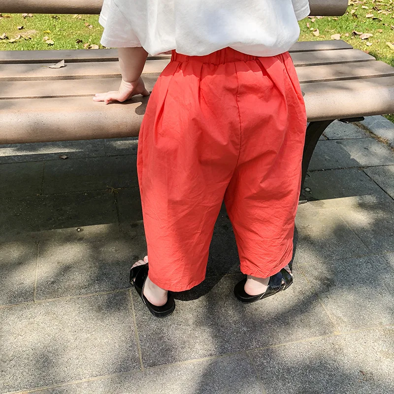 Мешковатые штаны для мальчиков и девочек коллекция года, летняя одежда новые стильные повседневные штаны в Корейском стиле для малышей детские штаны-капри ярких цветов