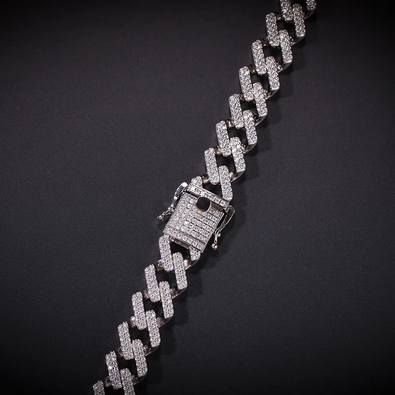 10745905575_856345497