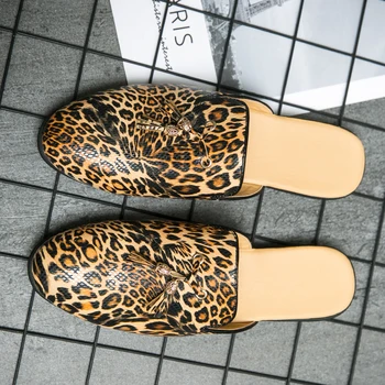 

2020 New Trend Casual Men Shoes Summer Half Drag Flats Sneakers For Men Slip-on Young Casual Shoes Fashion Men Half slippers