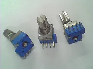 

2PCS/LOT TOCOS precision potentiometer, double band tap, W20K axis, long 15MM
