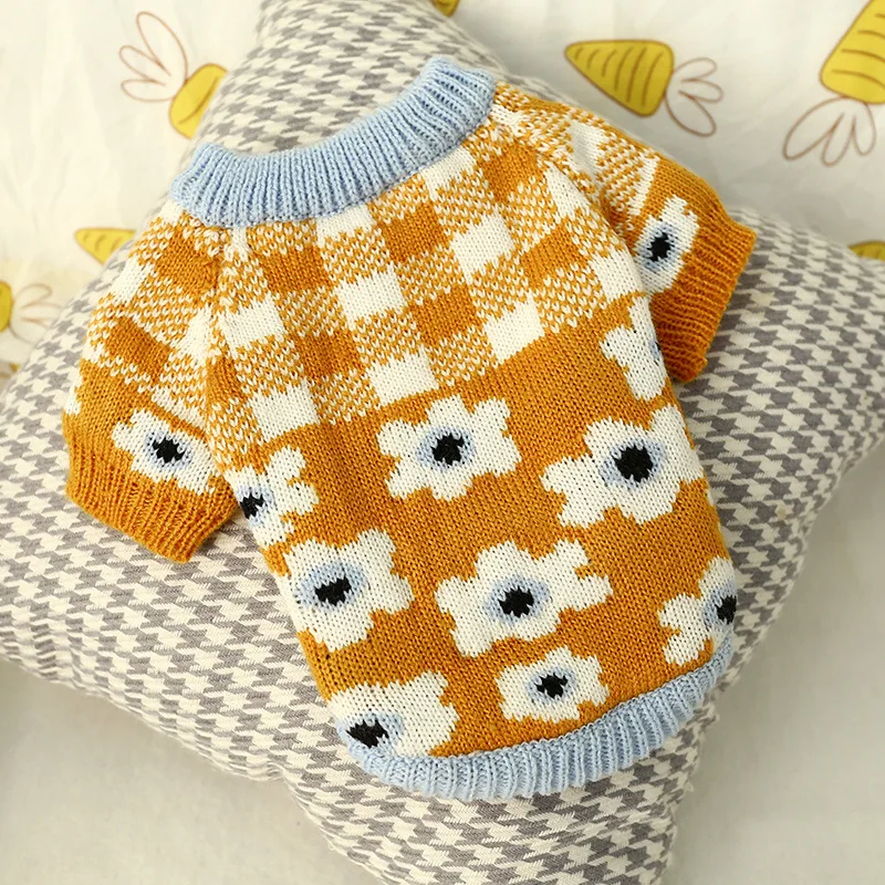 Autumn And Winter New Style Pet Clothes Red And White Plaid with Flower Sweater