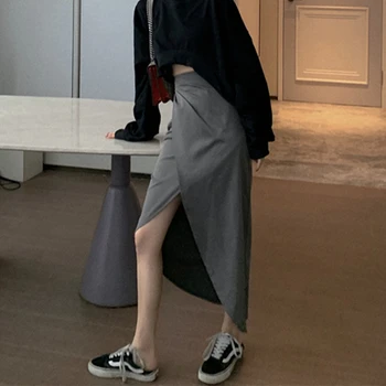

In the Spring of 2020 New Korean Version of the High Waist Thin Irregular Slit Skirt, Black Long Skirt Female
