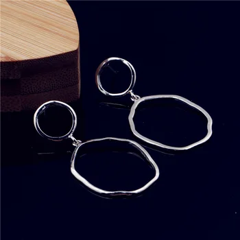 

Creative Cool Lengthened Exaggeration Earrings Manufacturers Direct Selling Ear Rings Tourism Anniversary Earrings Ear Stud Curr