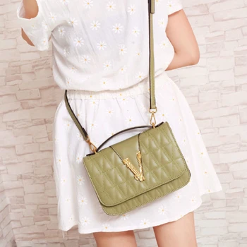 

Fashion Solid Color Small Square Bags for Women Elegant Chain Shoulder Messenger Bag Letter Decoration Crossbody Bag Louis Brand
