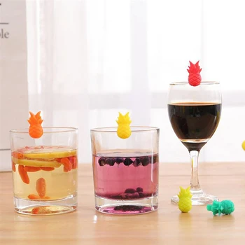 

18PCS Silicone Wine Cup Mark Wine Glass Charm Shark Pineapple Bird Wine Glass Marker Drink Glass Tag Bar Accessories