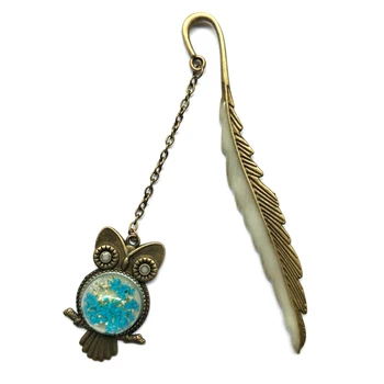 

2 Pcs Luminous Bookmark Retro Feather Shape Glow in Dark Owl Whale Tail Decor UY8