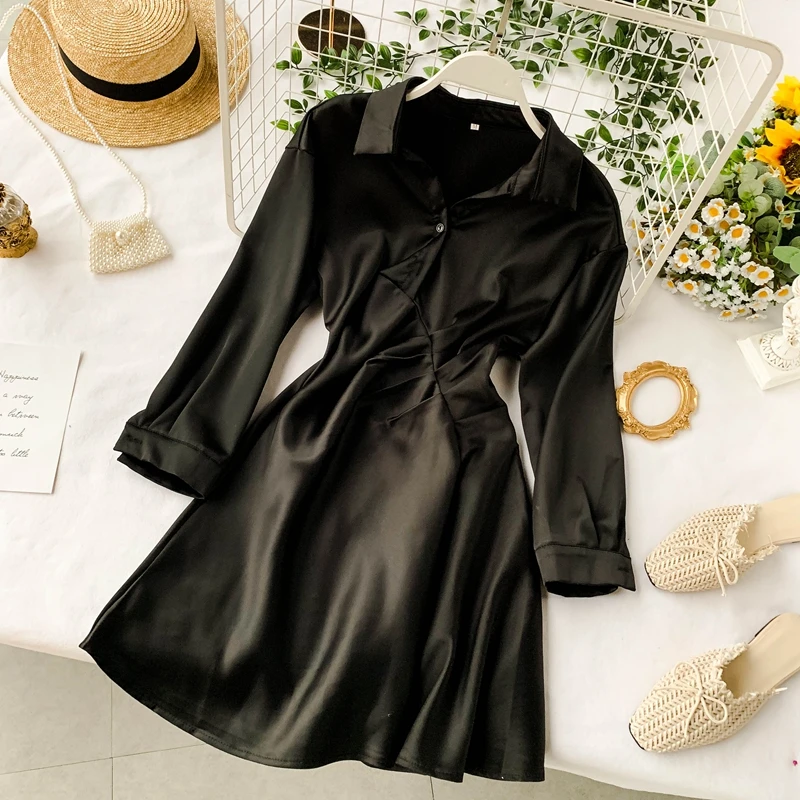 

Design of white dress with waist in the summer of 2019 with wrinkles and thin Satin shirt