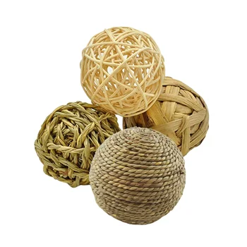 

8pcs Pet Playing Toys Parrot Bite Ball Toy Straw Rattan Weaven Ball Pet Attractive Ball