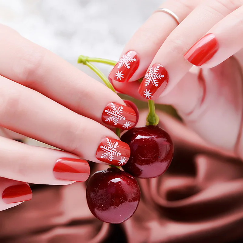 

24PCS Fake Nails with Christmas Snowflake Designs Artificial Nail for New Year Fake Nail Art Tips Christmas Gift Decoration