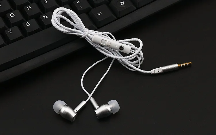 100 шт в ухо проводные наушники гарнитура смартфон сабвуфер с микрофоном для iPh Android handphone - Цвет: Silver
