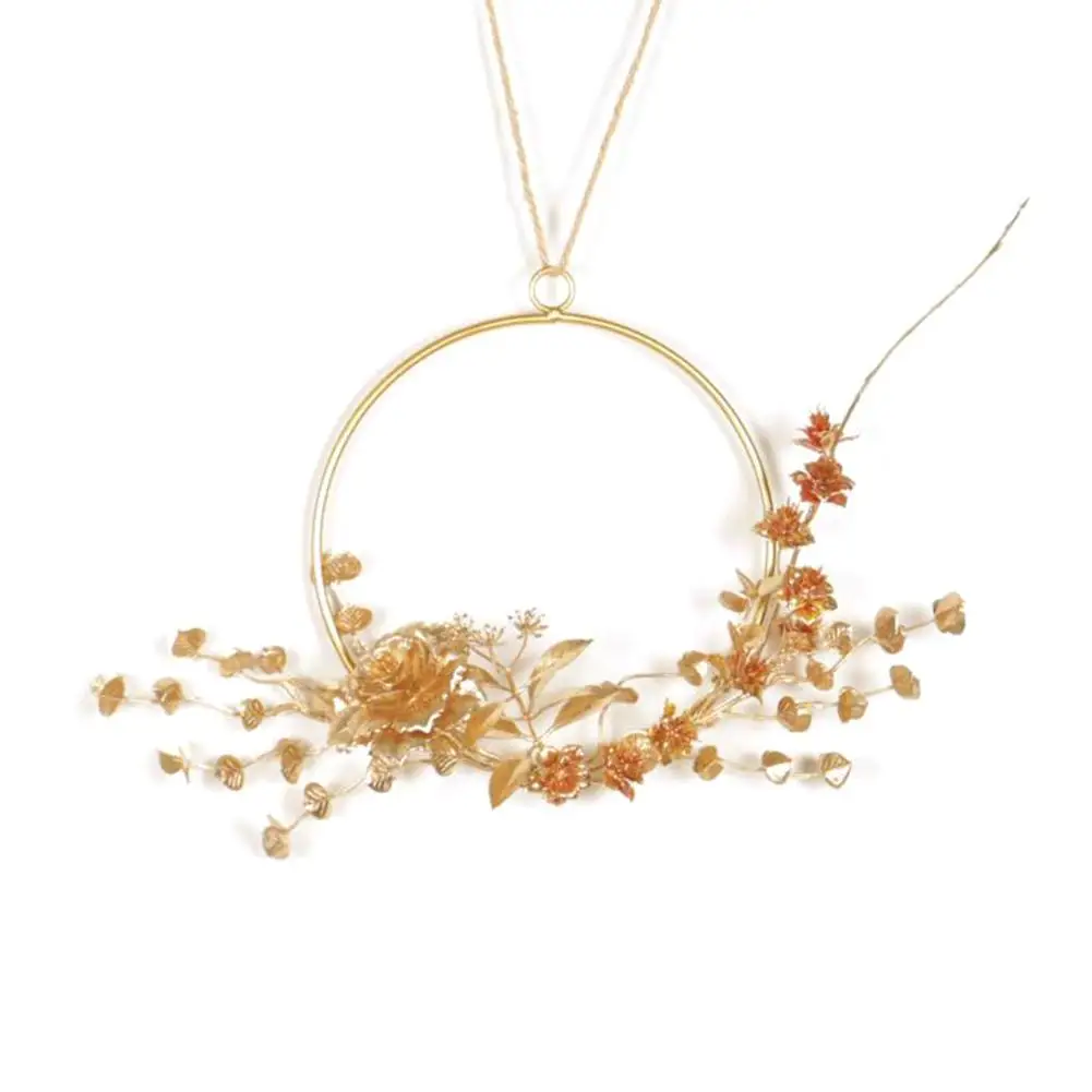 New Luxury Style Gold Hoop Gold Flower Wall Decoration Gold Color Wrought Iron Wall Hanging Metal Wreath Pendant Decorations Met - Цвет: B