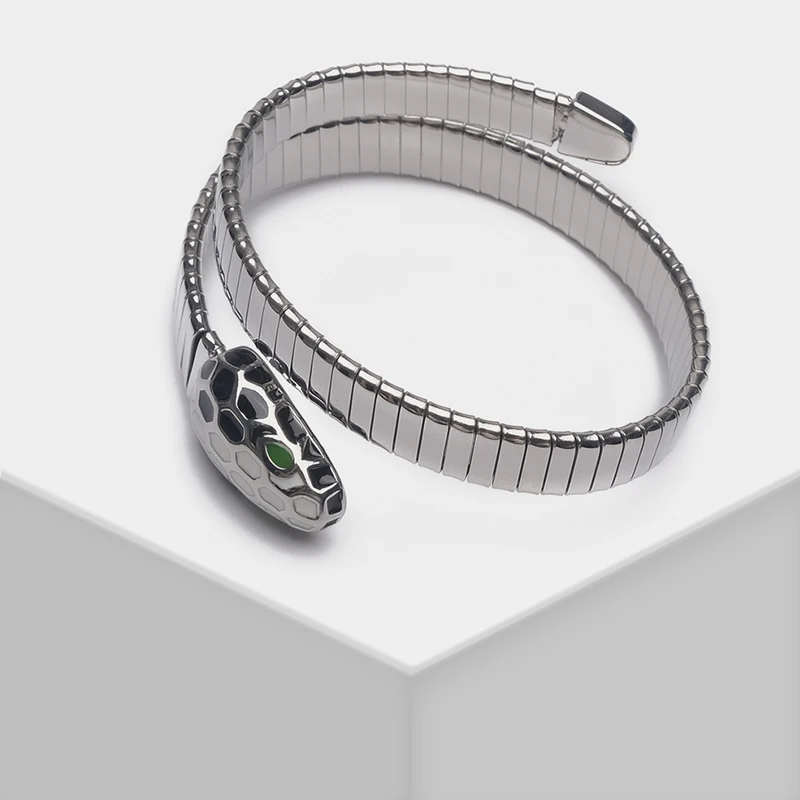 

Snakelike design fashion bangles