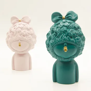 

European Creative Cute Little Girl Statue Resin Character Sculpture Desktop Ornament Decoration Home Decoration Accessories