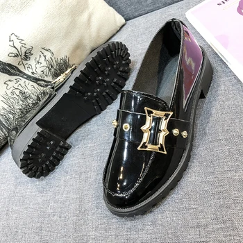 

Oxford Shoes Woman Rivet Metal Buckle Women Shoes Flats Slip on Thick Sole Platform Patent Leather Shoes Plus Size Ladies Shoes