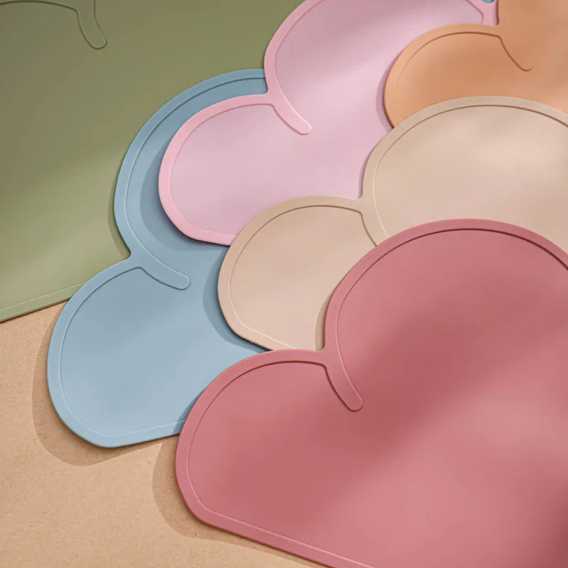 Silicone Baby Placemats Clouds Shape Multicolor Food Grade Silicone Table Placemats Waterproof BAP free 1Pc Baby Product silicone placemat