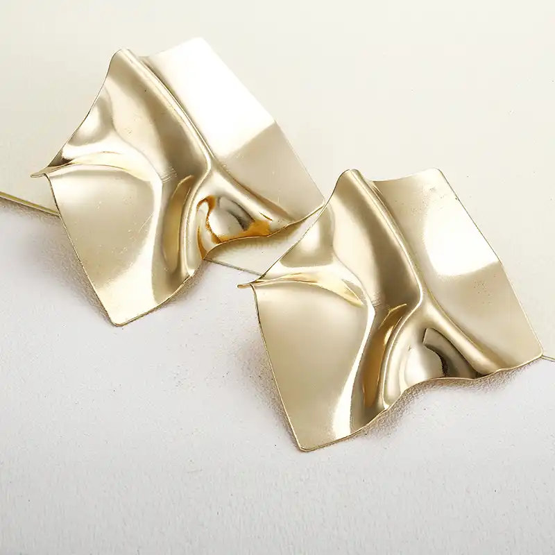 square gold earrings zara