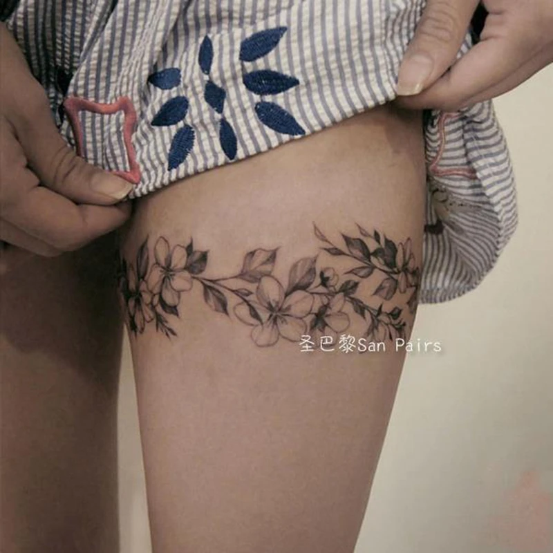 Pegatinas de tatuaje temporal de encaje para muslo, tatuajes sexys para mujeres, tatuajes negros impermeables, arte corporal, anillo para piernas,