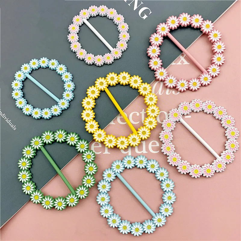 

Daisy Flower Metal Buckle for Bag Shoulder Leather Adjustable Silk Scarf Strap Belt Round Buckle Adjuster Ribbon Slider 2 Sizes