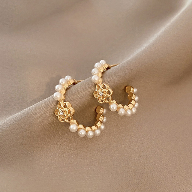 Daisy Round Hoop Earring For Women Delicate Korean Style Sweet Versatile Flower Earring Bride Wedding Engagement Jewelry