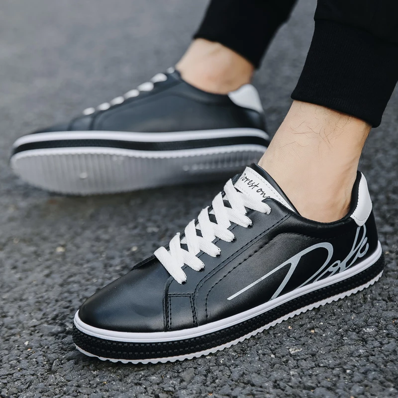 Super confident man white sneakers outdoor casual walking shoes wear resistant non-slip men platform sneakers tenis masculino