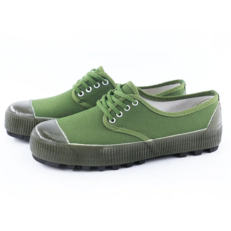 

Teeth Liberation Shoes Low Top Pure Green Spikes Anti-slip Yellow Ball Rubber Shoes Mountain Climbing Farmland Work Work Site 99