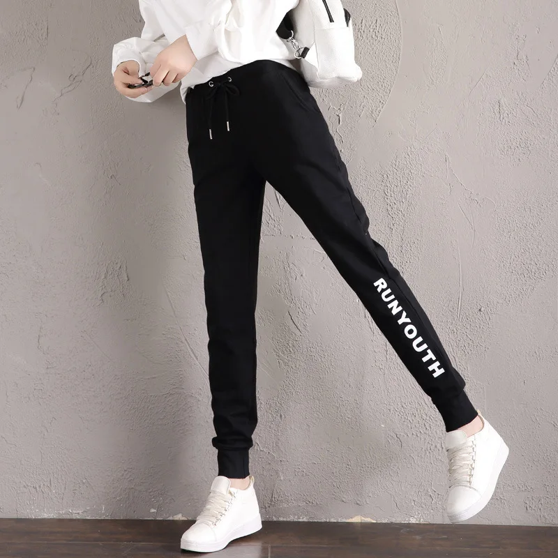 Широкие штаны корея. Корейские штаны мужские. Корейские штаны мужские. Корейские штаны. Корейские спортивные штаны женские.