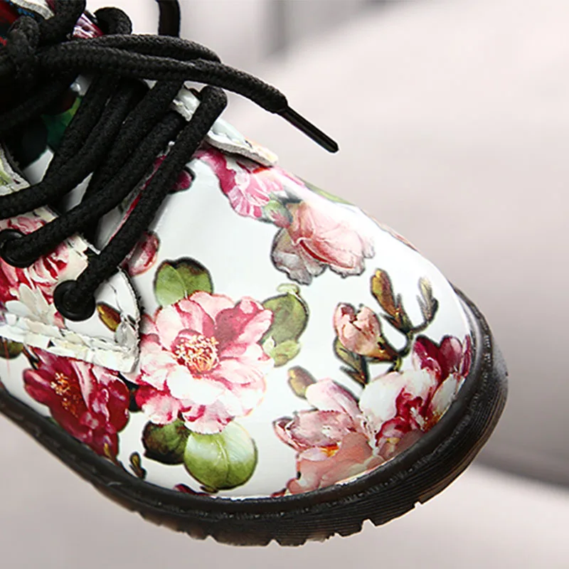 Детские кроссовки; винтажные кроссовки для мальчиков и девочек; элегантная обувь с цветочным принтом; Ботинки martin для малышей; кожаные детские кроссовки