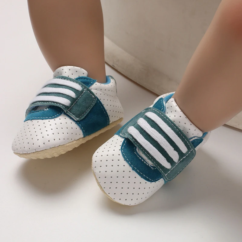 Модные тонкие туфли для маленьких мальчиков и девочек; повседневная обувь на мягкой подошве для мальчиков и девочек; кроссовки детская