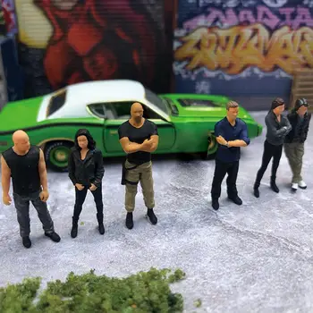 

1:64 Mini Character Doll Model Sand Table Scene Ornaments Character Toy Scene Table Resin Figure Action Racing 1pcs Car San E0M5