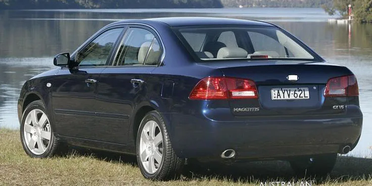 kiamagentis2007rear00