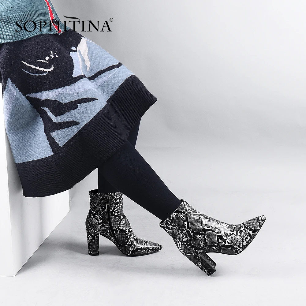 SOPHITINA/Теплые ботильоны; Лидер продаж; женская обувь ручной работы на квадратном каблуке, увеличивающая рост, с острым носком; элегантные стильные ботинки; SC618