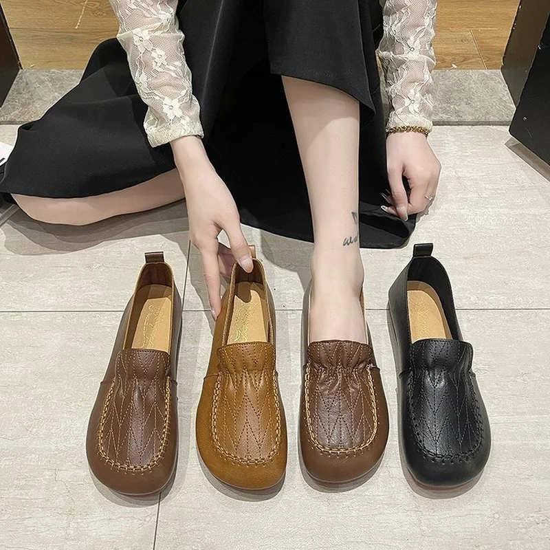 Soft-soled flats shoes women's 2022 fashion loafers comfortable mother flat casual Round Toe lazy shoes Korean ladies shoes