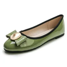 Новинка года; удобная обувь на плоской подошве с круглым носком; повседневные женские тонкие туфли с металлической пряжкой и бантом; большие размеры