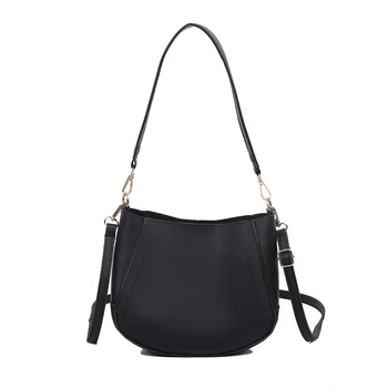 

Solid color retro messenger bag female 2020 spring and summer new wave wild shoulder bag fashion atmospheric crescent bag
