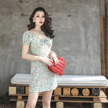 

2019 Vintage Loose French Fresh Floral Print Short Empire V-Neck Dresses