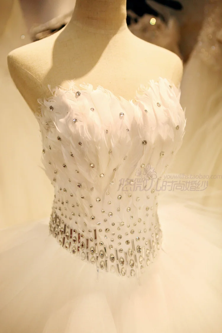 

free Shipping casamento vestido de noiva 2016 new fashion crystal feathers romantic sexy long wedding Dress ball bridal gown