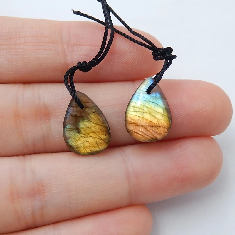 

Natural Stone labradorite Carved Leaves Earring Bead, 22x11x4mm 3.1g