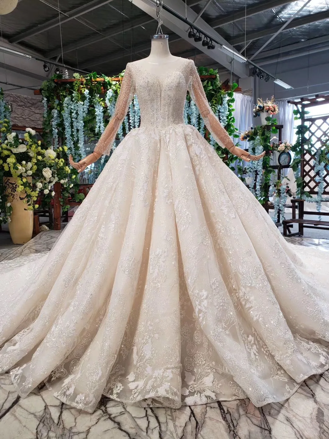 Custom Made Long Sleeves Shiny Wedding Dresses With Glitter Special Sparckly Lace Wedding Gowns New Fashion Robe De Mariee