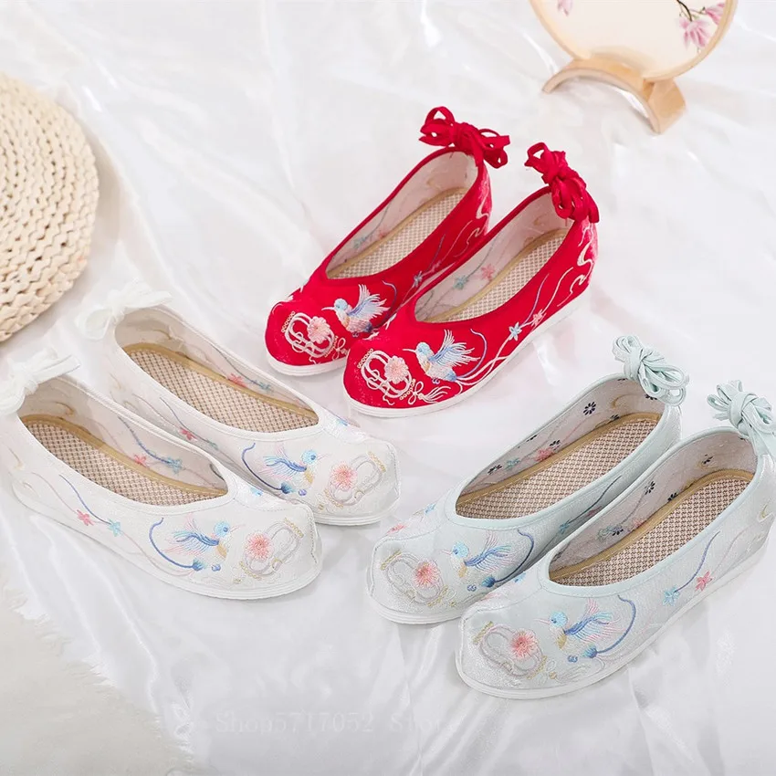 

Chinese Traditional Shoes for Women Canvas Flat Shoes Embroidery Hanfu Female Shoes China Style Oriental Wedding Shoes