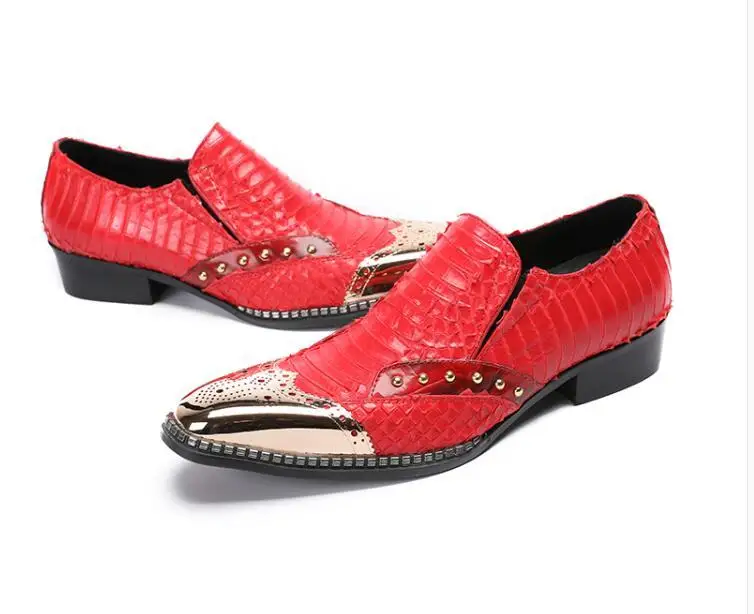 

Red wedding shoes men fashion gold iron head Formal Shoes Business Dress borgues carved Oxfords Leather Shoes