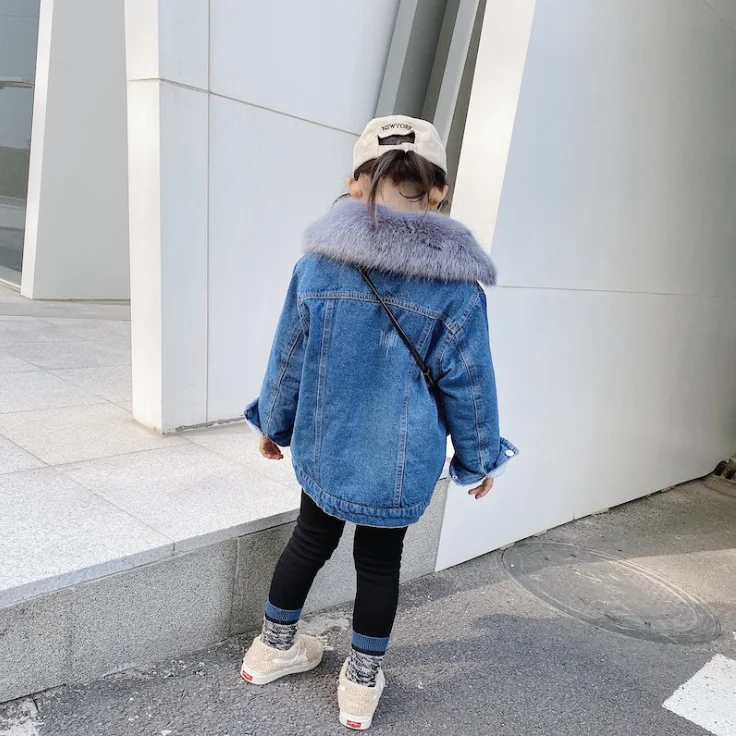 В Корейском стиле для мальчиков и девочек деним с мехом зимнее пальто Модная одежда для детей, Детская мода куртка для девочек, детская одежда, От 2 до 7 лет