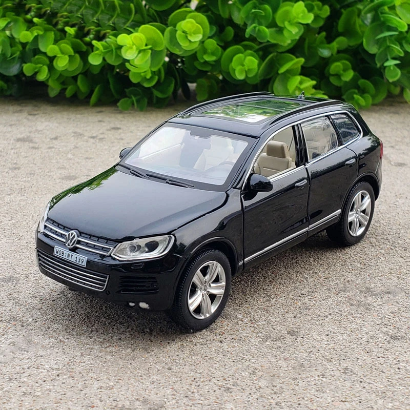 New 1:32 Volkswagen Touareg Acousto-optic Alloy Car Model With Pull Back For Kids Toy Birthday Gift Original Box | Игрушки и хобби