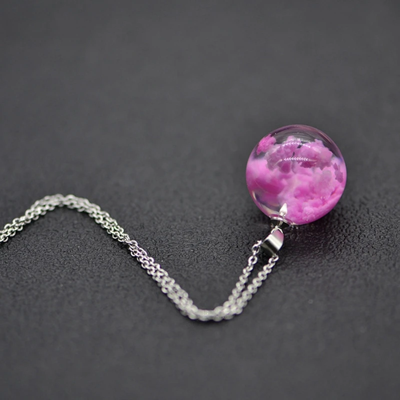 Gradient-blue-sky-and-white-clouds-transparent-crystal-resin-pendant-ladies-and-creative-handmade-jewelry-necklace.jpg_640x640 (4)