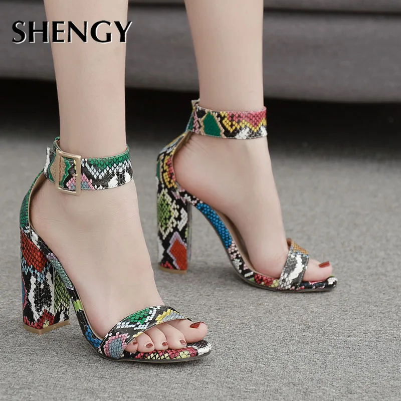 2019 Women Serpentine Skin Surface Shoes Ladies Shallow Genuine Leather Shoes Square Heel Pumps New Office Shoes